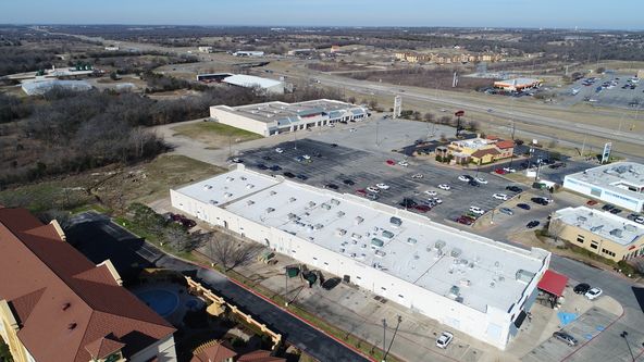 Shafer Crossing Retail Center: 2918 N US Highway 75, Sherman, TX 75090